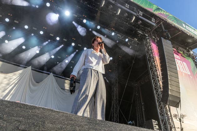 The indie pop band Giant Rooks: Vocals, guitar, percussion: Frederik Rabe; guitar: Finn Schwieters; drums: Finn Thomas; synthesizer, piano: Jonathan Wischniowski; electric bass: Luca Göttner at Highfield 2026. Highfield 2026, Day 1: Giant Rooks