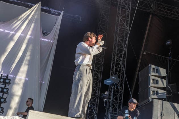 The indie pop band Giant Rooks: Vocals, guitar, percussion: Frederik Rabe; guitar: Finn Schwieters; drums: Finn Thomas; synthesizer, piano: Jonathan Wischniowski; electric bass: Luca Göttner at Highfield 2026. Highfield 2026, Day 1: Giant Rooks
