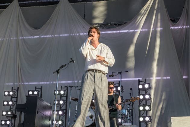 The indie pop band Giant Rooks: Vocals, guitar, percussion: Frederik Rabe; guitar: Finn Schwieters; drums: Finn Thomas; synthesizer, piano: Jonathan Wischniowski; electric bass: Luca Göttner at Highfield 2026. Highfield 2026, Day 1: Giant Rooks