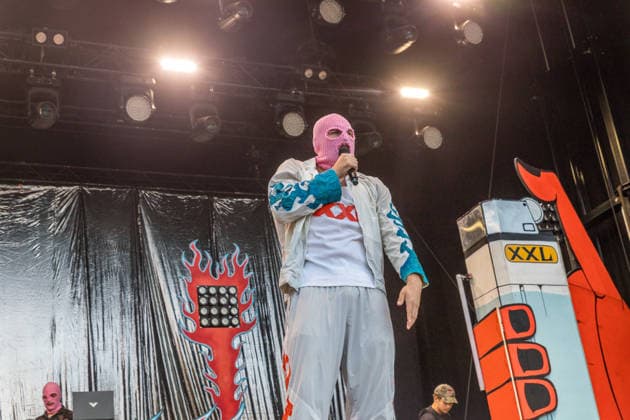 The Berlin hip-hop rap trio PA69—consisting of DJ Dope, Rabatto, and Turbogianni—performed on the first day of Highfield 2026 at Störmthaler See. Highfield 2026 Day 1: PA69