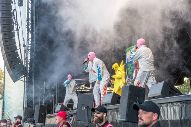 The Berlin hip-hop rap trio PA69—consisting of DJ Dope, Rabatto, and Turbogianni—performed on the first day of Highfield 2026 at Störmthaler See. Highfield 2026 Day 1: PA69