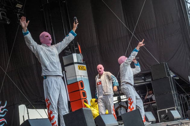 The Berlin hip-hop rap trio PA69—consisting of DJ Dope, Rabatto, and Turbogianni—performed on the first day of Highfield 2026 at Störmthaler See. Highfield 2026 Day 1: PA69