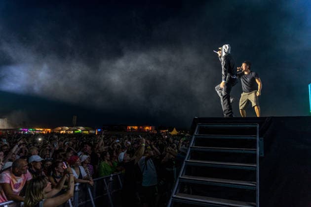The Berlin-based rap, hip-hop, and trap band BHZ at the Highfield Festival 2026 on Lake Störmthal near Großpösna. The current BHZ lineup for 2026 consists of * Longus Mongus (rapper) * Ion Miles (rapper) * Monk (rapper) * Big Pat (rapper) * MotB (producer) * Sami (producer) * Themba (producer) Highfield 2026 Day 1 BHZ
