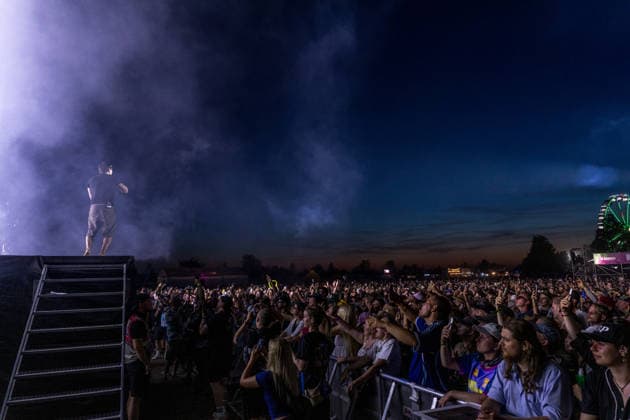 The Berlin-based rap, hip-hop, and trap band BHZ at the Highfield Festival 2026 on Lake Störmthal near Großpösna. The current BHZ lineup for 2026 consists of * Longus Mongus (rapper) * Ion Miles (rapper) * Monk (rapper) * Big Pat (rapper) * MotB (producer) * Sami (producer) * Themba (producer) Highfield 2026 Day 1 BHZ