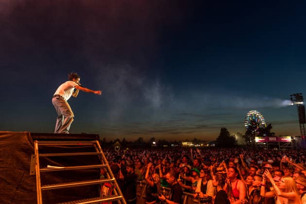 The Berlin-based rap, hip-hop, and trap band BHZ at the Highfield Festival 2026 on Lake Störmthal near Großpösna. The current BHZ lineup for 2026 consists of * Longus Mongus (rapper) * Ion Miles (rapper) * Monk (rapper) * Big Pat (rapper) * MotB (producer) * Sami (producer) * Themba (producer) Highfield 2026 Day 1 BHZ