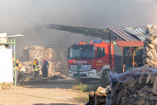 Warehouse Completely Destroyed by Fire; 59-Year-Old Man Seriously Injured While Trying to Extinguish the Blaze; Rescue