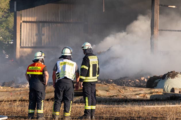 Warehouse Completely Destroyed by Fire; 59-Year-Old Man Seriously Injured While Trying to Extinguish the Blaze; Rescue