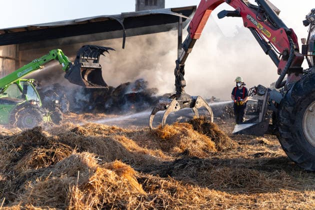 Warehouse Completely Destroyed by Fire; 59-Year-Old Man Seriously Injured While Trying to Extinguish the Blaze; Rescue