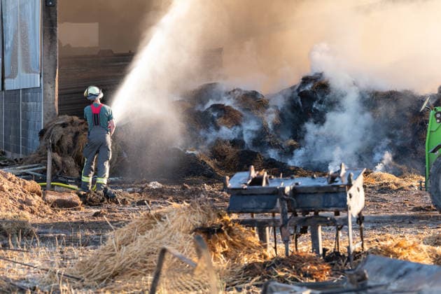 Warehouse Completely Destroyed by Fire; 59-Year-Old Man Seriously Injured While Trying to Extinguish the Blaze; Rescue