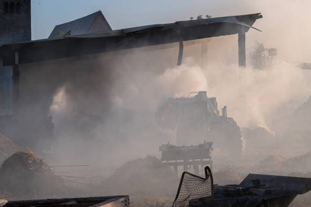 Warehouse Completely Destroyed by Fire; 59-Year-Old Man Seriously Injured While Trying to Extinguish the Blaze; Rescue