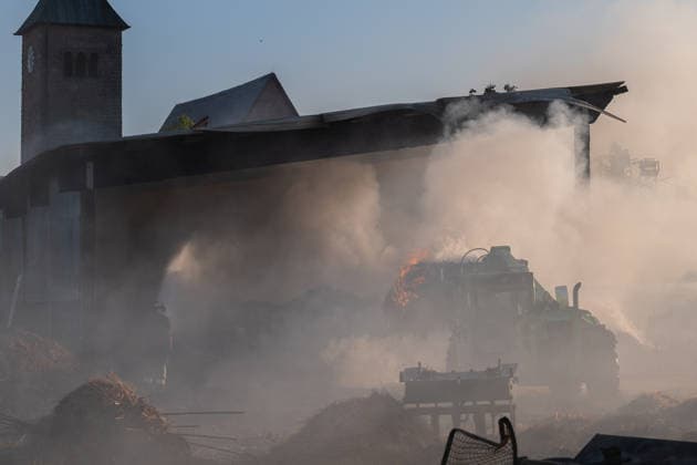 Warehouse Completely Destroyed by Fire; 59-Year-Old Man Seriously Injured While Trying to Extinguish the Blaze; Rescue