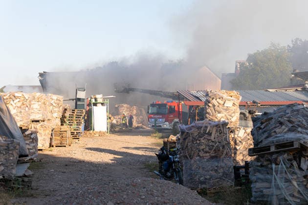 Warehouse Completely Destroyed by Fire; 59-Year-Old Man Seriously Injured While Trying to Extinguish the Blaze; Rescue