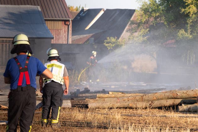 Warehouse Completely Destroyed by Fire; 59-Year-Old Man Seriously Injured While Trying to Extinguish the Blaze; Rescue