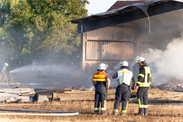 Warehouse Completely Destroyed by Fire; 59-Year-Old Man Seriously Injured While Trying to Extinguish the Blaze; Rescue