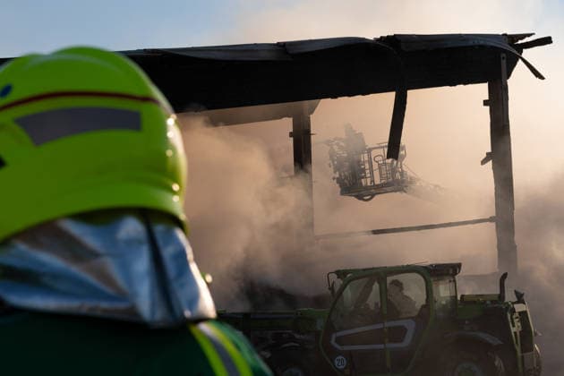 Warehouse Completely Destroyed by Fire; 59-Year-Old Man Seriously Injured While Trying to Extinguish the Blaze; Rescue