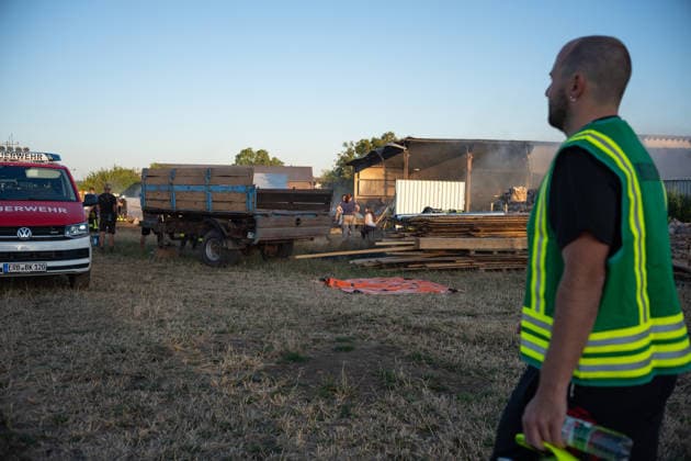 Warehouse Completely Destroyed by Fire; 59-Year-Old Man Seriously Injured While Trying to Extinguish the Blaze; Rescue