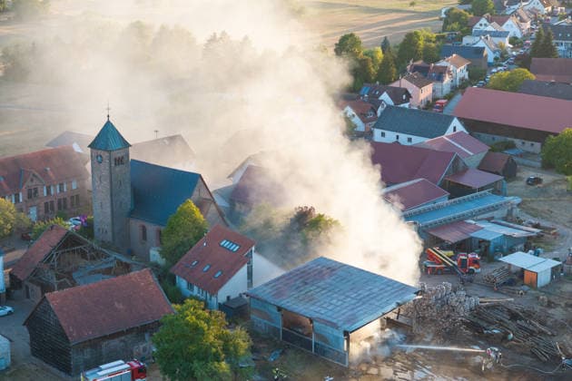 Warehouse Completely Destroyed by Fire; 59-Year-Old Man Seriously Injured While Trying to Extinguish the Blaze; Rescue