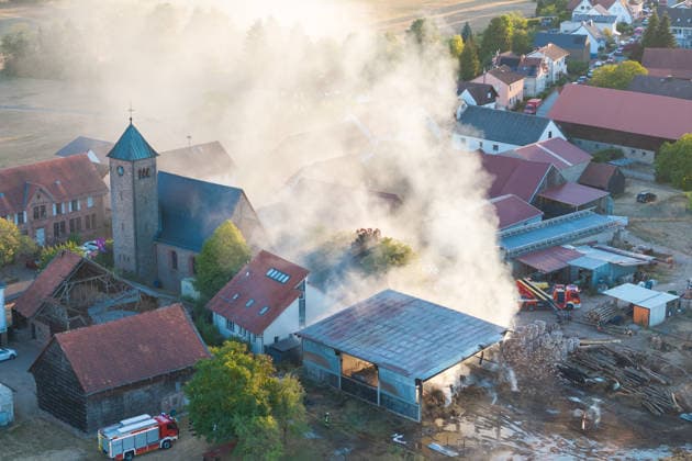 Warehouse Completely Destroyed by Fire; 59-Year-Old Man Seriously Injured While Trying to Extinguish the Blaze; Rescue
