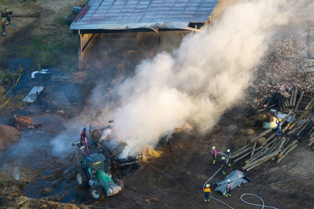 Warehouse Completely Destroyed by Fire; 59-Year-Old Man Seriously Injured While Trying to Extinguish the Blaze; Rescue