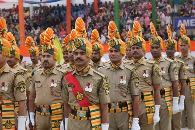 Independence Day celebrations held in Srinagar SRINAGAR, JAMMU AND KASHMIR, INDIA, AUGUST 15, 2026: Independence Day celebrations are held at Bakshi Stadium in Srinagar, with Jammu and Kashmir Chief Minister Omar Abdullah leading the commemorations. Celebrations and festivities are also held around the city s iconic Ghanta Ghar as India marks its 80th Independence Day. SRINAGAR JAMMU AND KASHMIR India Copyright: x xSameerxHussainx xJNAxPressx