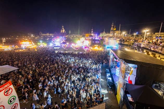 Dresden City Festival The Dresden City Festival attracts tens of thousands of visitors every year at TanzAREAL on the Königsufer in Dresden, Saxony, Germany