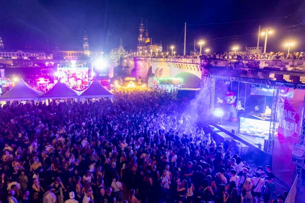 Dresden City Festival The Dresden City Festival attracts tens of thousands of visitors every year at TanzAREAL on the Königsufer in Dresden, Saxony, Germany