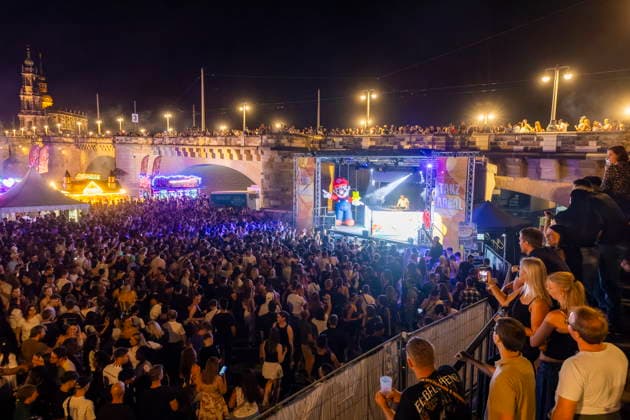 Dresden City Festival The Dresden City Festival attracts tens of thousands of visitors every year at TanzAREAL on the Königsufer in Dresden, Saxony, Germany