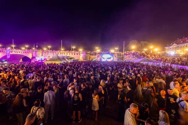 Dresden City Festival The Dresden City Festival attracts tens of thousands of visitors every year at TanzAREAL on the Königsufer in Dresden, Saxony, Germany