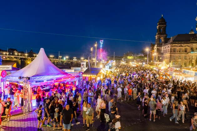 Dresden City Festival The Dresden City Festival attracts tens of thousands of visitors every year Schloßplatz, Dresden, Saxony, Germany