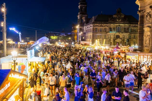 Dresden City Festival The Dresden City Festival attracts tens of thousands of visitors every year Schloßplatz, Dresden, Saxony, Germany