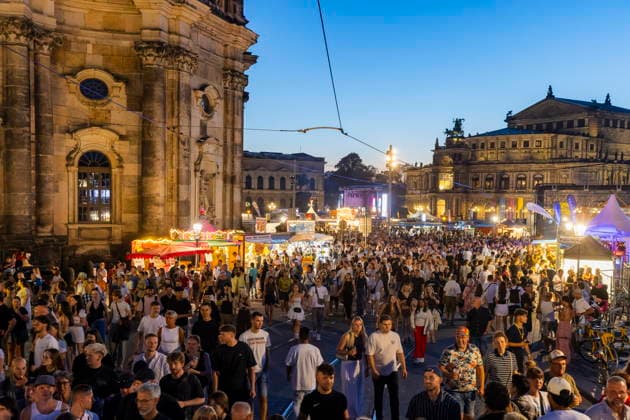 Dresden City Festival The Dresden City Festival attracts tens of thousands of visitors every year Schloßplatz, Dresden, Saxony, Germany