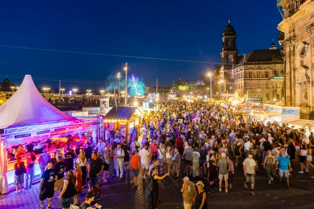Dresden City Festival The Dresden City Festival attracts tens of thousands of visitors every year Schloßplatz, Dresden, Saxony, Germany