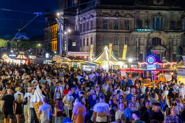 Dresden City Festival The Dresden City Festival attracts tens of thousands of visitors every year Schloßplatz, Dresden, Saxony, Germany