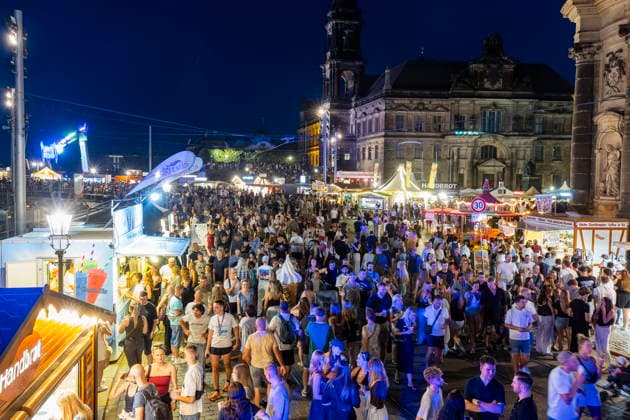 Dresden City Festival The Dresden City Festival attracts tens of thousands of visitors every year Schloßplatz, Dresden, Saxony, Germany