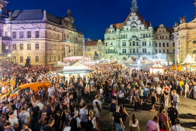 Dresden City Festival The Dresden City Festival attracts tens of thousands of visitors every year Schloßplatz, Dresden, Saxony, Germany