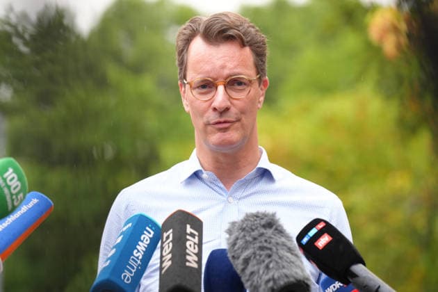 NRW Minister-President Visits Wildfire Area in Huertenwald: A portrait of NRW Minister-President Hendrik Wuest as he makes a statement following his visit to emergency responders in the wildfire area in Huertenwald; Statement Portrait, August 15, 2026, Huertenwald, NRW, Germany