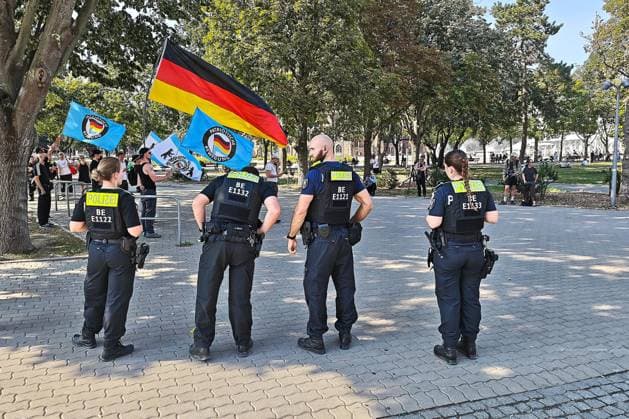 Berlin, Germany, August 15, 2026: Demonstration by the Patriotic Movement in front of the Red City Hall near the Neptune Fountain Copyright: xdtsxNachrichtenagenturx dts_130208