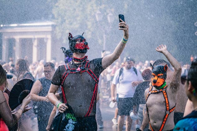 Berlin, Germany, August 15, 2026 Participants and visitors at Rave The Planet in Berlin Thousands of people celebrate at the Techno Parade with electronic music, DJs, and moving music trucks around Straße des 17. Juni and Berlin’s Tiergarten Rave The Planet 2026 in Berlin Participants at the Victory Column