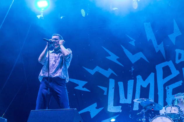 The German pop-rock band Das Lumpenpack: Vocals: Jonas Frömming; Vocals, Guitar: Maximilian Kennel; Drums: Alexandra Eckert (since 2020); Guitar, keyboard; Jason Bartsch (joined in 2020), bass; Lola Schrode at Highfield 2026, south of Leipzig; Highfield Day 2: Das Lumpenpack