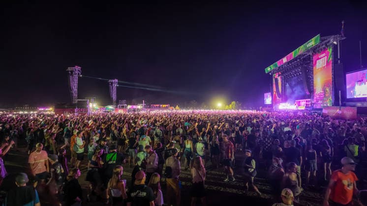 The German pop-rock band Das Lumpenpack: Vocals: Jonas Frömming; Vocals, Guitar: Maximilian Kennel; Drums: Alexandra Eckert (since 2020); Guitar, keyboard; Jason Bartsch (joined in 2020), bass; Lola Schrode at Highfield 2026, south of Leipzig; Highfield Day 2: Das Lumpenpack