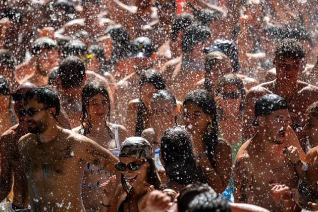 August 15, 2026, Paredes De Coura, Braga, Portugal: MEUTE perform an unexpected afternoon show by the river Coura - known locally as Couraiso - as festivalgoers gather on the riverbank and in the water during the last day of Vodafone Paredes de Coura. Paredes De Coura Portugal - ZUMAs197 20260815_aaa_s197_115 Copyright: xDiogoxBaptistax