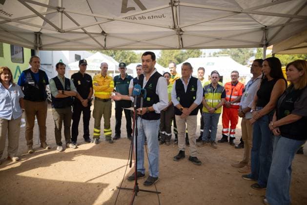 The President of the Regional Government Visits the Command Post for the Niebla Fire The President of the Regional Government of Andalusia, Juanma Moreno, Speaks to the Media August 16, 2026, in Niebla, Huelva, Andalusia, Spain The president of the Andalusian Regional Government, Juanma Moreno, is visiting the command post for the Niebla wildfire this Sunday to provide an update on the fire that broke out on August 6, 2026. AUGUST 16, 2026 Niebla, Huelva, Andalusia Niebla, Huelva, Andalusia, Spain Copyright: xClaraxCarrascox 7716236