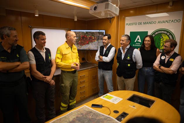 The President of the Regional Government Visits the Command Post for the Niebla Fire The President of the Regional Government of Andalusia, Juanma Moreno, during his visit to the command post for the Niebla fire August 16, 2026, in Niebla, Huelva, Andalusia, Spain The president of the Andalusian Regional Government, Juanma Moreno, is visiting the command post for the Niebla wildfire this Sunday to provide an update on the fire that broke out on August 6, 2026. August 16, 2026, Niebla, Huelva, Andalusia. Niebla, Huelva, Andalusia, Spain Copyright: xClaraxCarrascox 7716249
