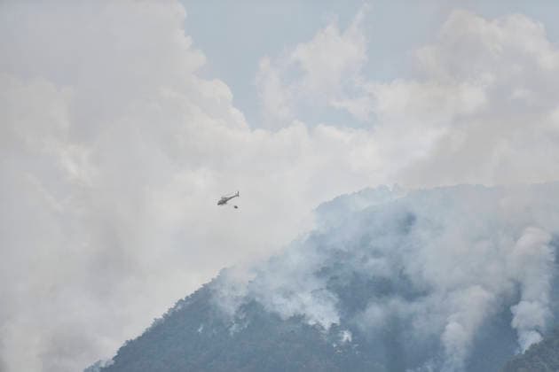 The response team for the Riglos, Huesca, wildfire reaches 1,000 personnel after a calmer night. A helicopter during wildfire suppression efforts on August 16, 2026, in Las Penas de Riglos, Huesca, Aragon, Spain The response team deployed to the forest fire in Las Penas de Riglos, Huesca, reached a record total of 1,000 personnel this Sunday, with the addition of 100 French firefighters and between 35 and 40 aircraft, after last night proved to be calmer, with high humidity and little wind, and the fire’s perimeter has not expanded significantly. The fire has burned more than 16,600 hectares, forced the evacuation of 19 villages, and led to the evacuation of more than 1,000 people. AUGUST 16, 2026 FOREST FIRE Veró Las Penas de Riglos, Hues Copyright: xVeronicaxLacasax 7716703