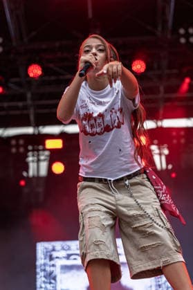 ZAH1DE Concert at Kunst Rasen Bonn, August 16, 2026: Berlin-based rapper ZAH1DE (Zahide Kayaci) during her open-air live performance at Kunst Rasen Bonn in Bonn, Gronau, North Rhine-Westphalia, Germany Copyright: xMarcxJohnx
