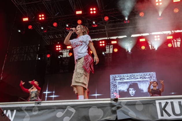ZAH1DE Concert at Kunst Rasen Bonn, August 16, 2026: Berlin-based rapper ZAH1DE (Zahide Kayaci) during her open-air live performance at Kunst Rasen Bonn in Bonn, Gronau, North Rhine-Westphalia, Germany Copyright: xMarcxJohnx