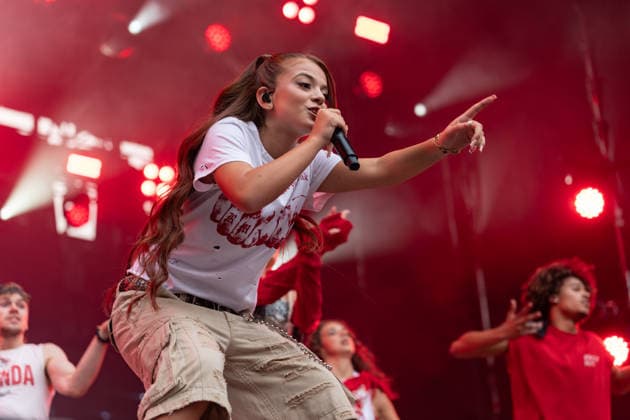 ZAH1DE Concert at Kunst Rasen Bonn, August 16, 2026: Berlin-based rapper ZAH1DE (Zahide Kayaci) during her open-air live performance at Kunst Rasen Bonn in Bonn, Gronau, North Rhine-Westphalia, Germany Copyright: xMarcxJohnx
