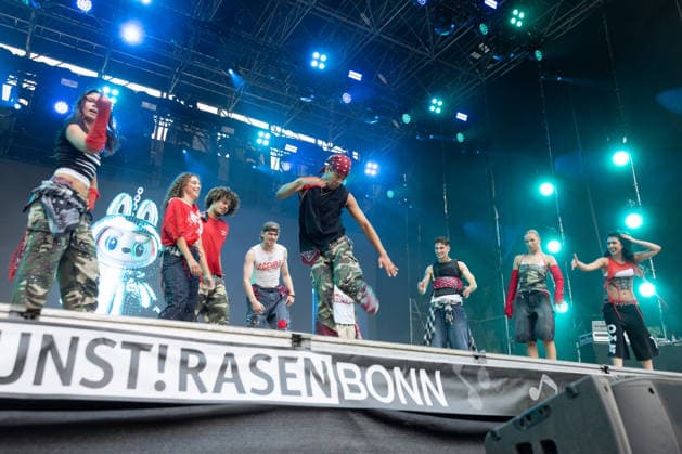 ZAH1DE Concert at Kunst Rasen Bonn, August 16, 2026: Berlin-based rapper ZAH1DE (Zahide Kayaci) during her open-air live performance at Kunst Rasen Bonn in Bonn, Gronau, North Rhine-Westphalia, Germany Copyright: xMarcxJohnx