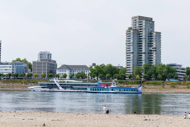 Record-Low Water Level on the Rhine: Exposed Riverbed on the Deutz Bank of the Rhine, August 16, 2026. View from the Deutz bank of the Rhine toward Cologne Cathedral, showing the riverbed exposed by Copyright: xMarcxJohnx