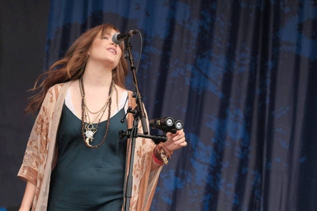 August 15, 2026, Williamscot, Oxfordshire, United Kingdom: Vocalist Grace Kelly with UK-based Soft Rock and Americana band Rob Jones and the Restless Dream performing live on stage at Fairport s Cropredy Convention. Williamscot United Kingdom - ZUMAs197 20260815_aaa_s197_626 Copyright: xDawnxFletcher-Parkx